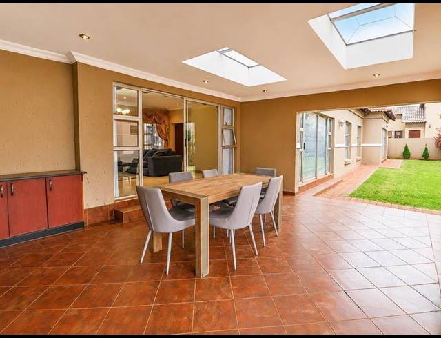 3 BEDROOM HOUSE FOR SALE IN MIDSTREAM ESTATE